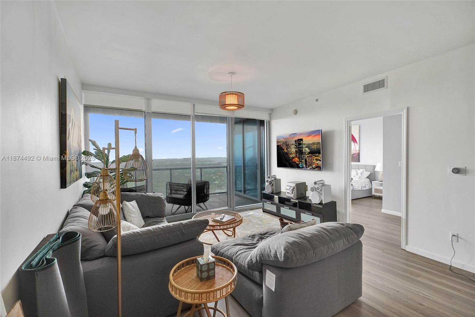 image Blue Condo23