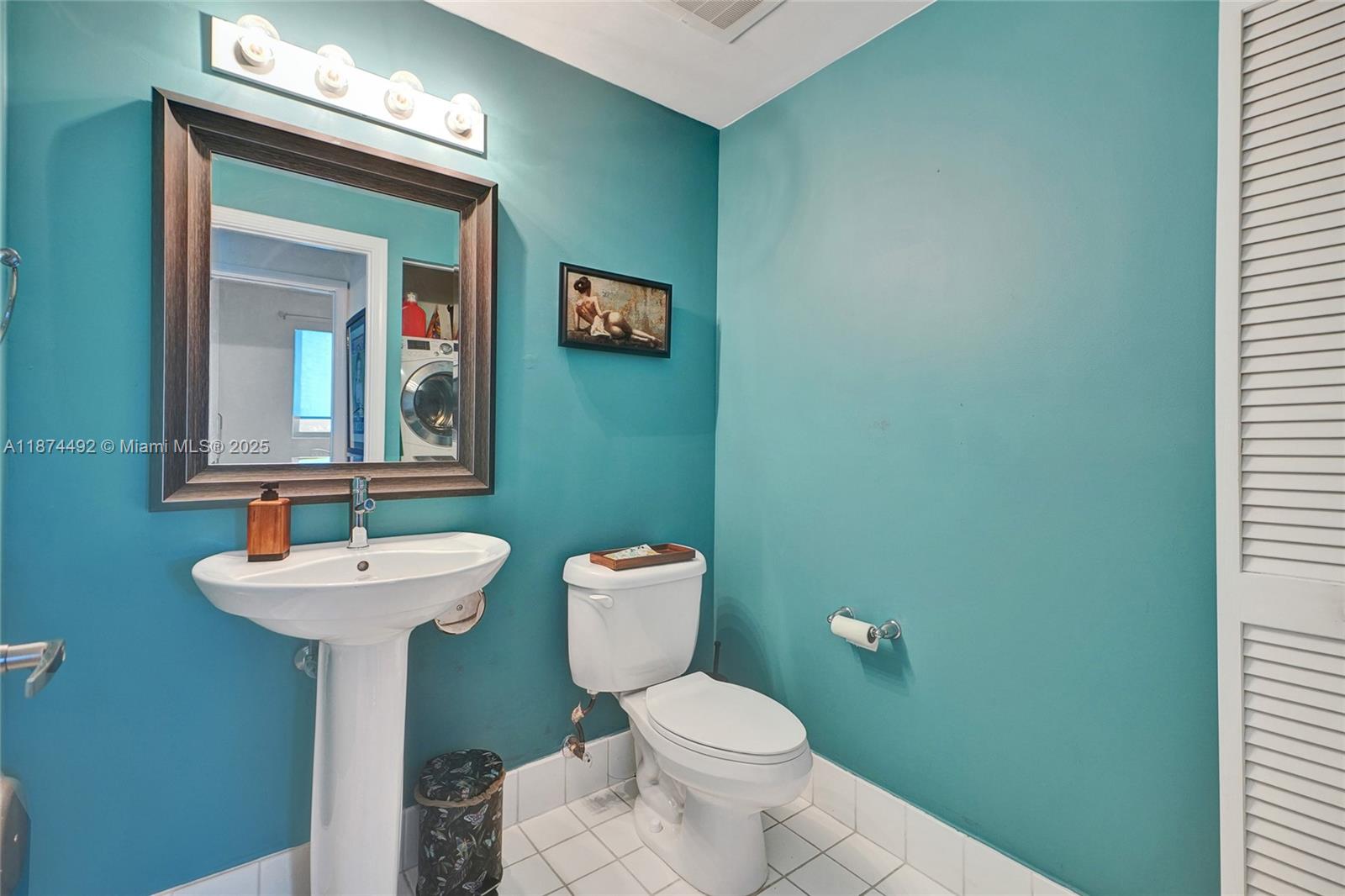 image Blue Condo27
