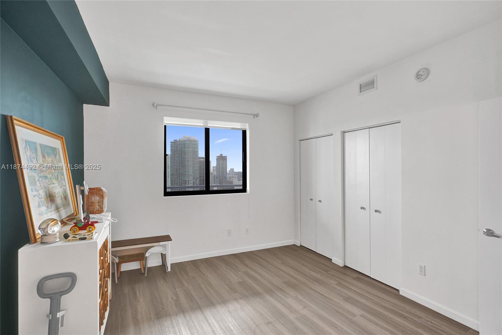 image Blue Condo30