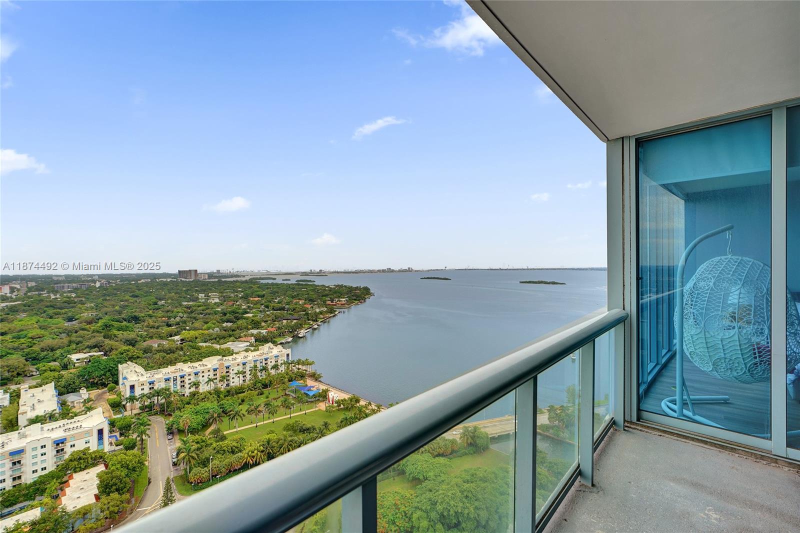 image Blue Condo35