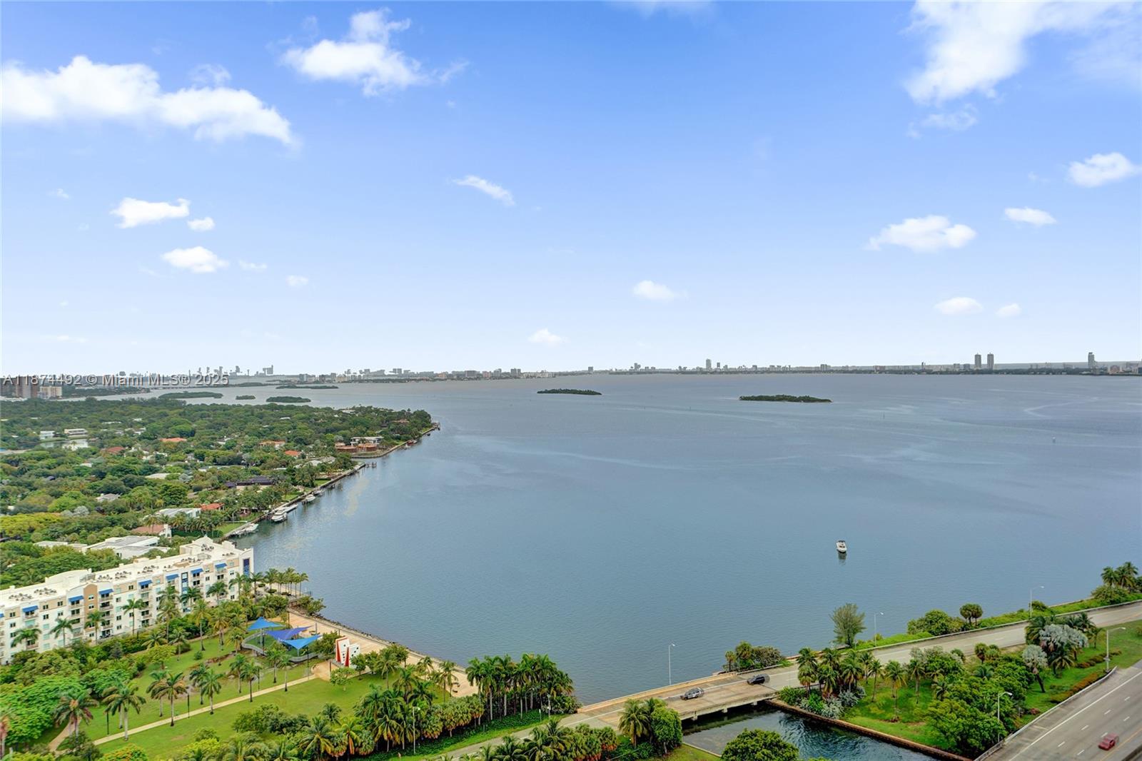 image Blue Condo38