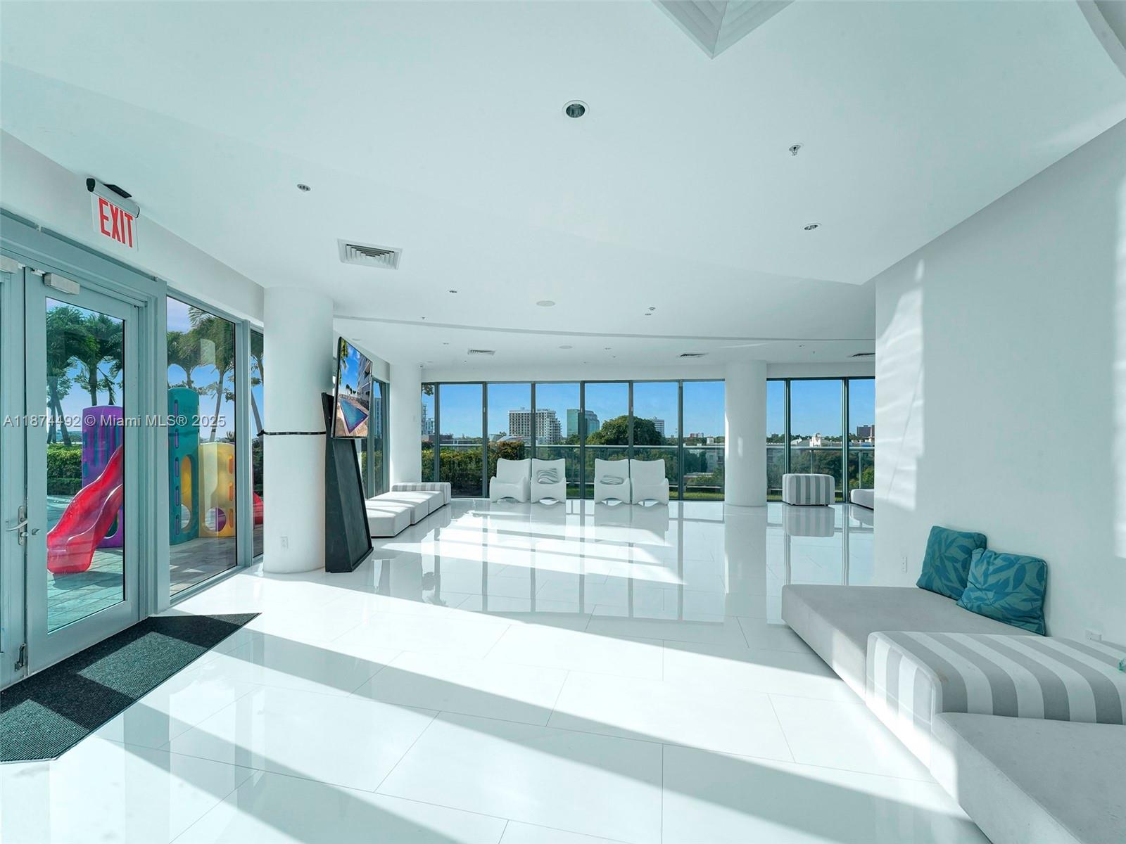 image Blue Condo44