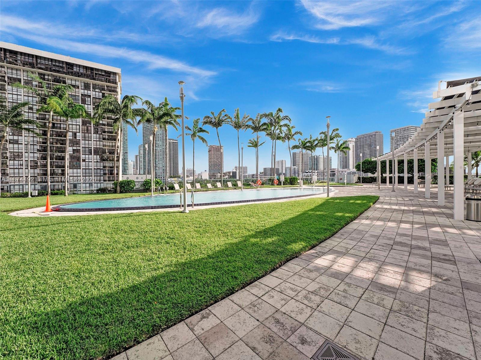 image Blue Condo46