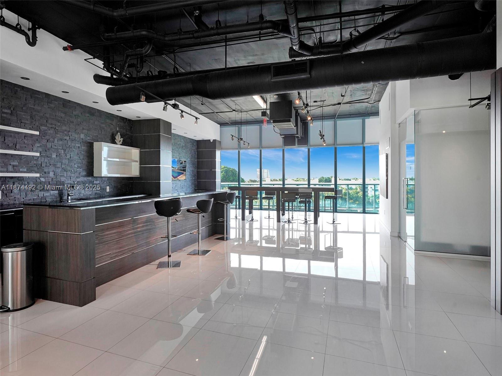 image Blue Condo48