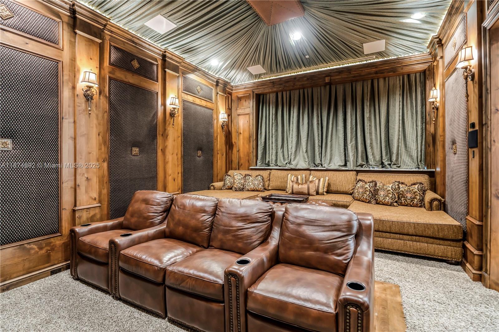 700 Osprey Pt Cir Boca Raton, FL 33431