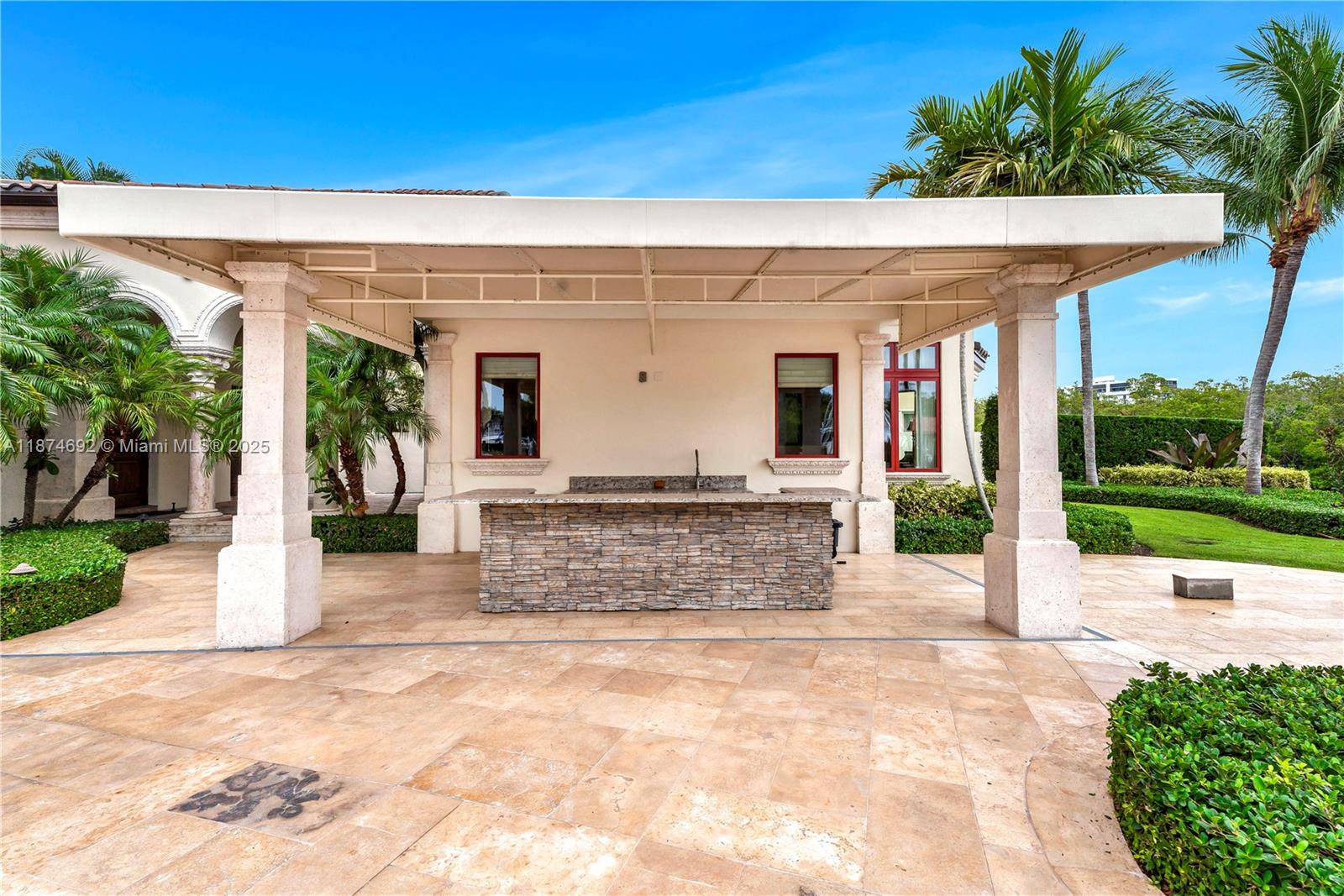 700 Osprey Pt Cir Boca Raton, FL 33431