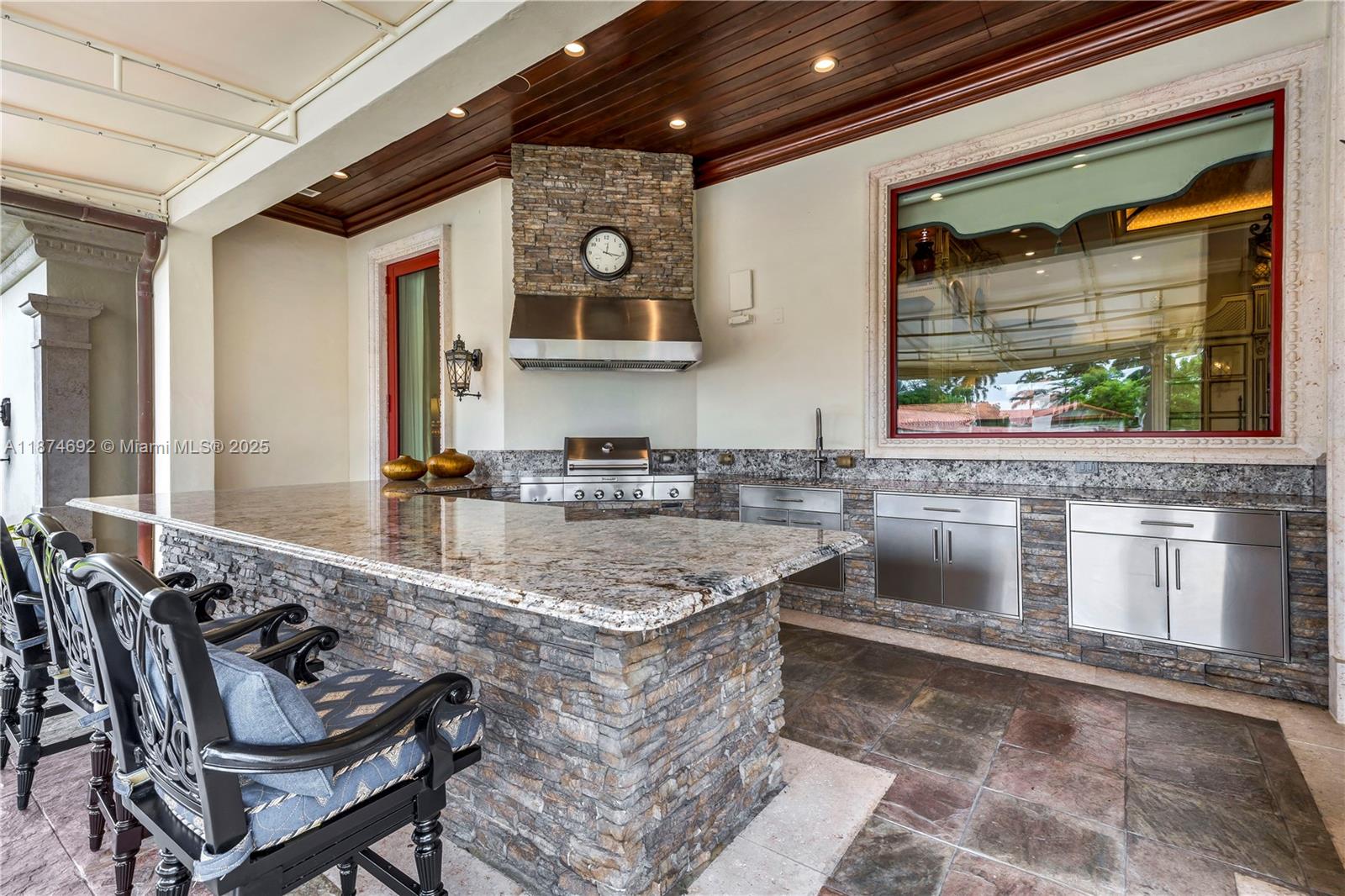 700 Osprey Pt Cir Boca Raton, FL 33431