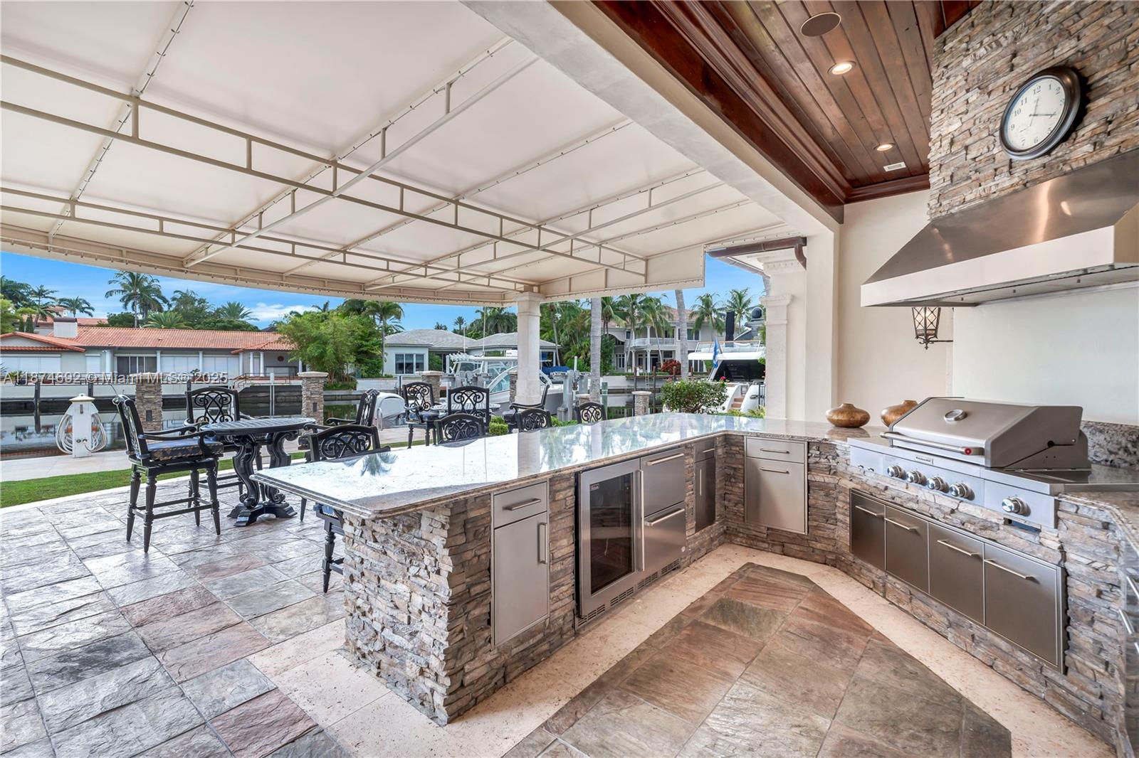 700 Osprey Pt Cir Boca Raton, FL 33431