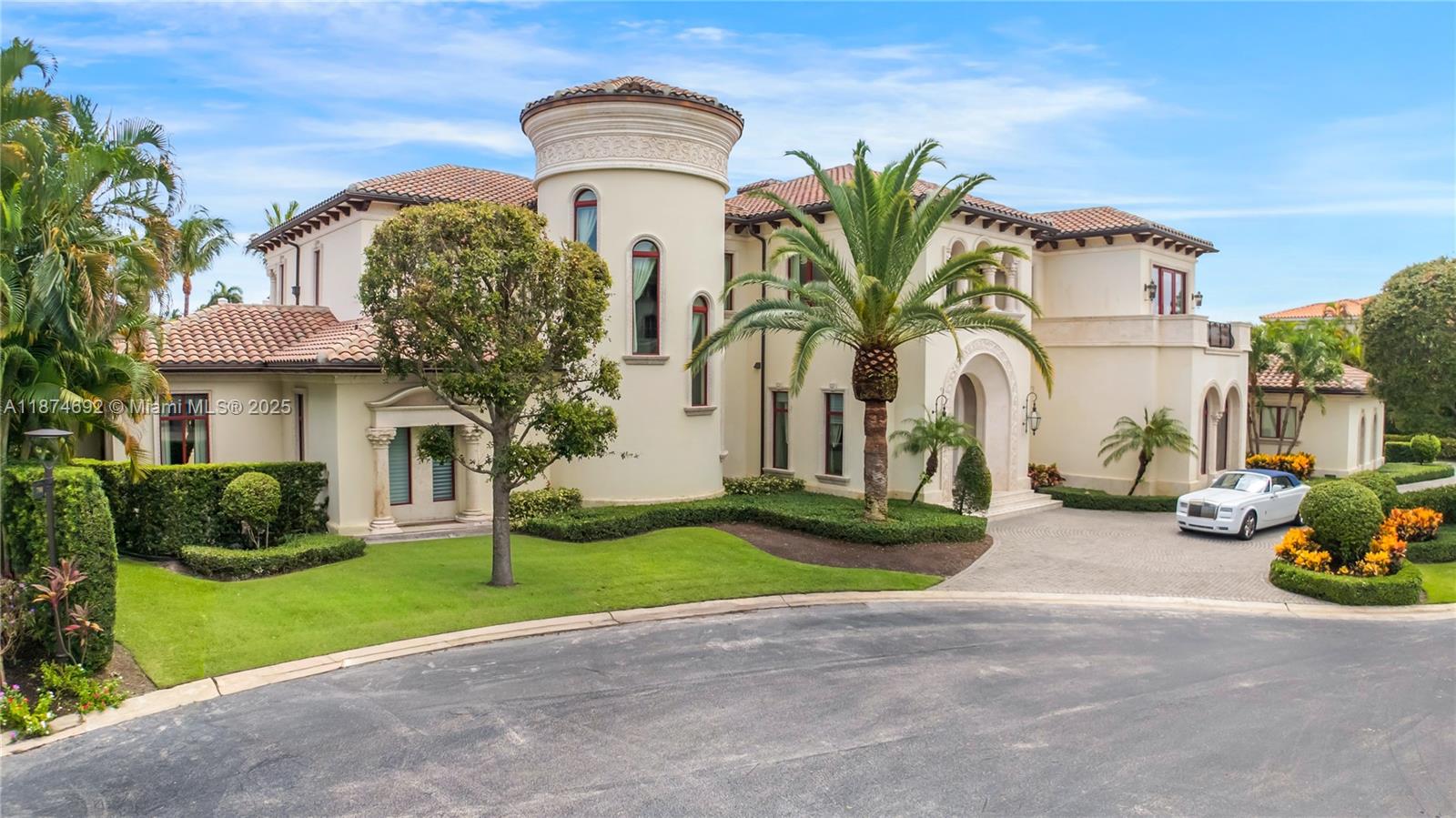 700 Osprey Pt Cir Boca Raton, FL 33431