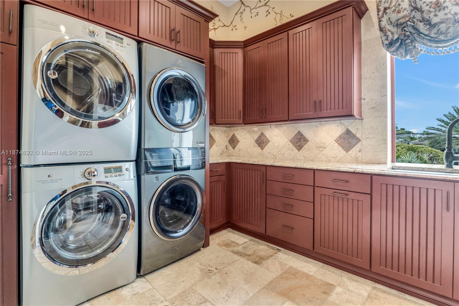 700 Osprey Pt Cir Boca Raton, FL 33431