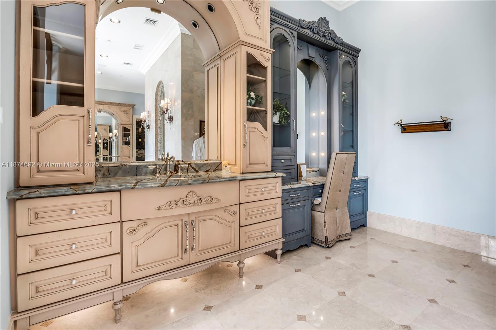 700 Osprey Pt Cir Boca Raton, FL 33431