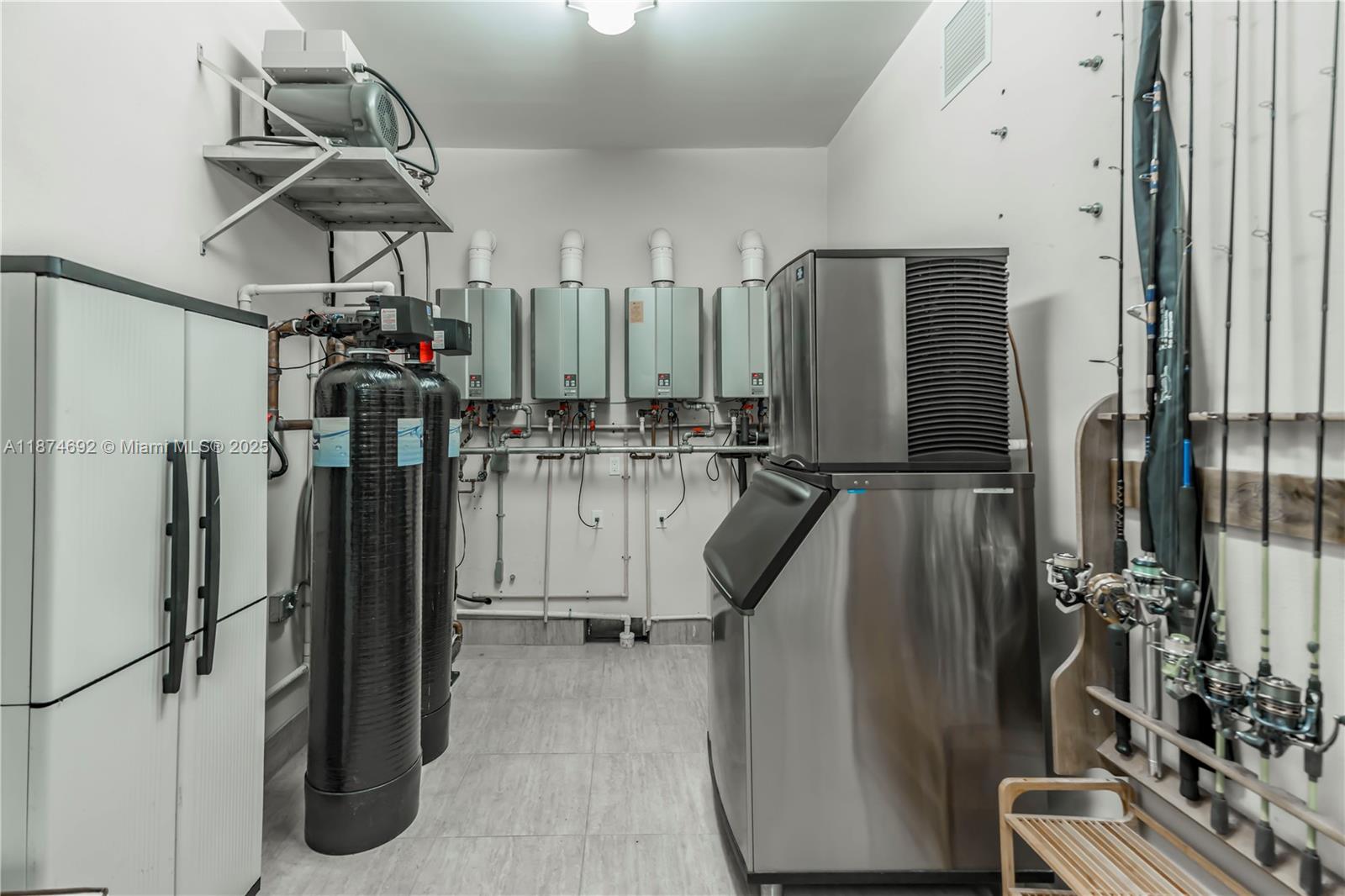 700 Osprey Pt Cir Boca Raton, FL 33431