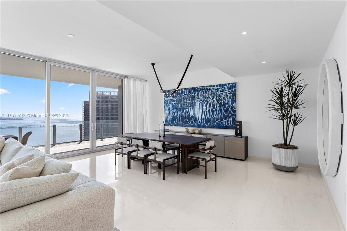 image Aston Martin Residences13