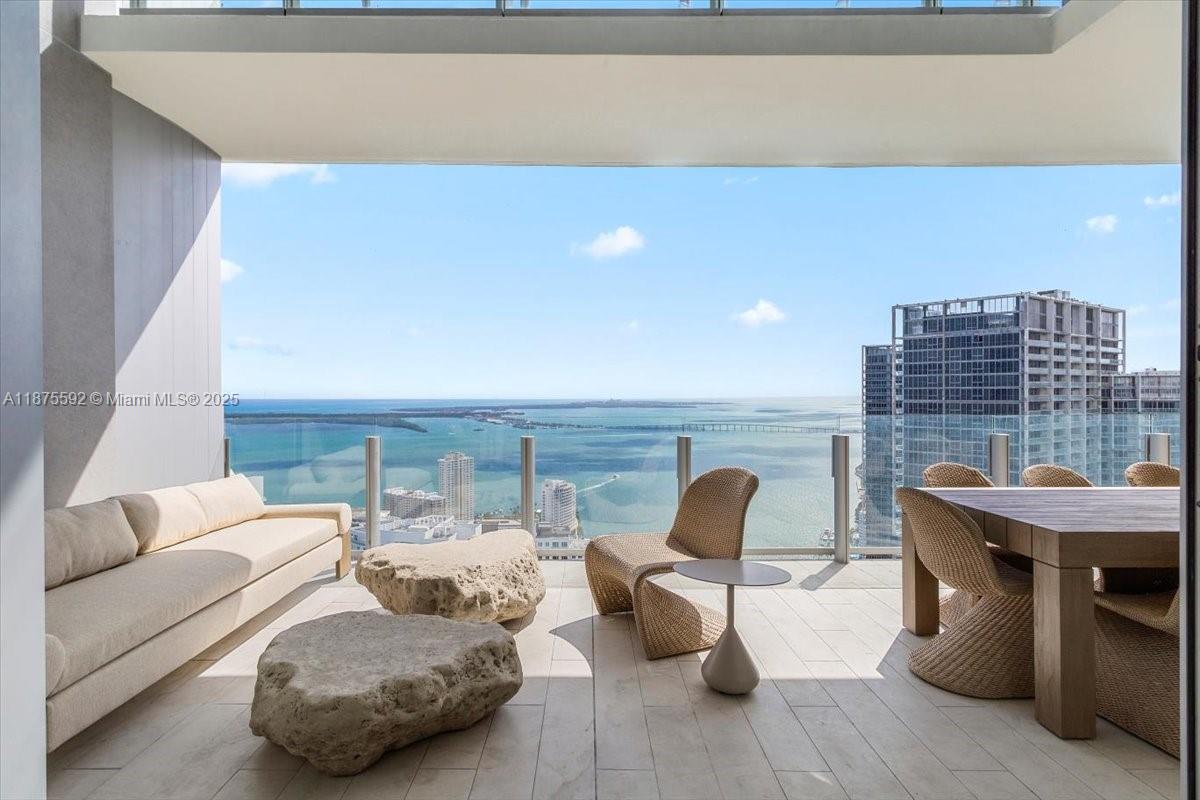 image Aston Martin Residences16