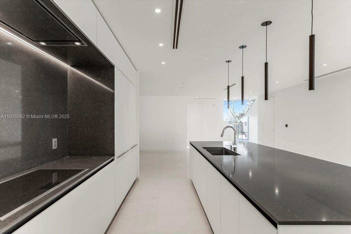 image Aston Martin Residences21