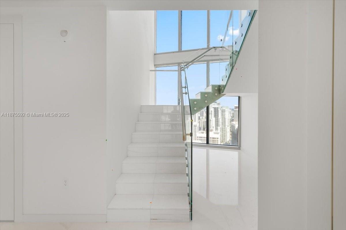 image Aston Martin Residences26