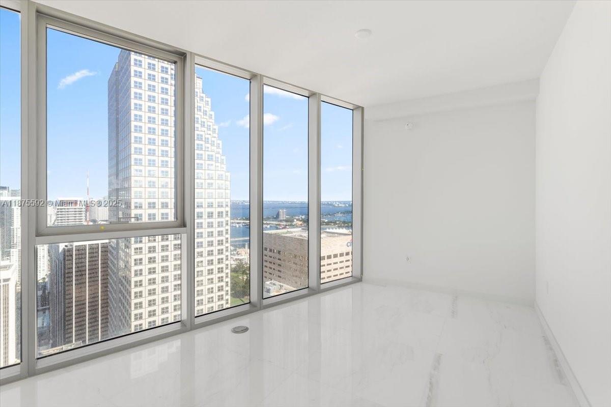 image Aston Martin Residences41