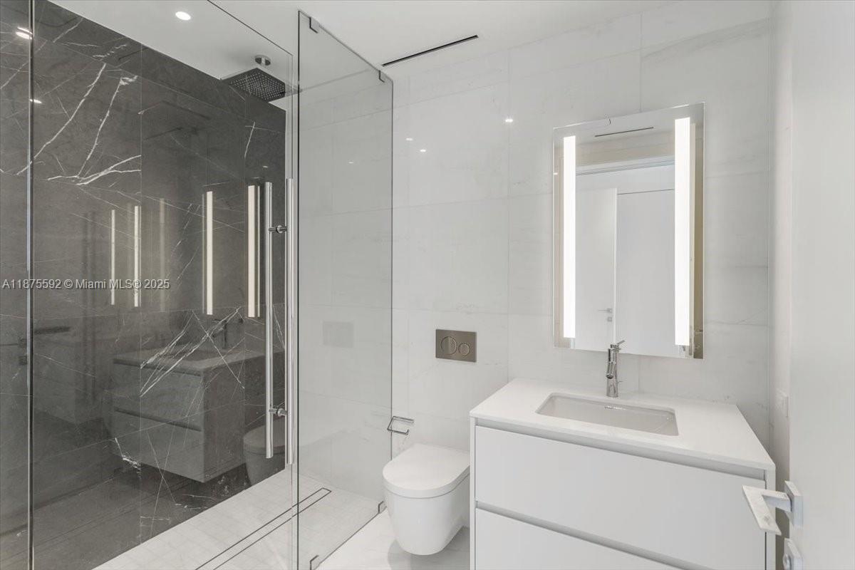 image Aston Martin Residences45