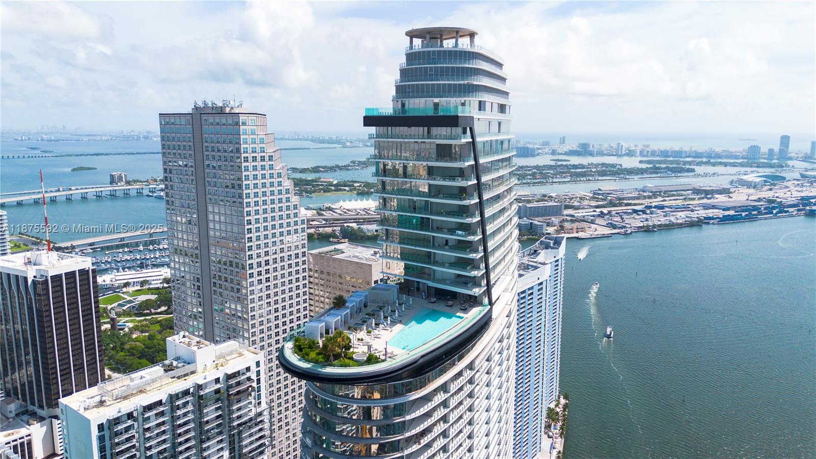 image Aston Martin Residences50