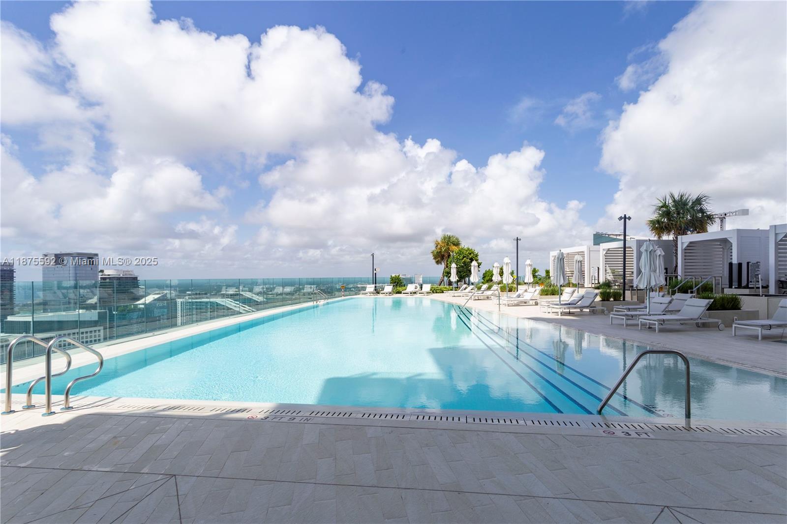 image Aston Martin Residences51