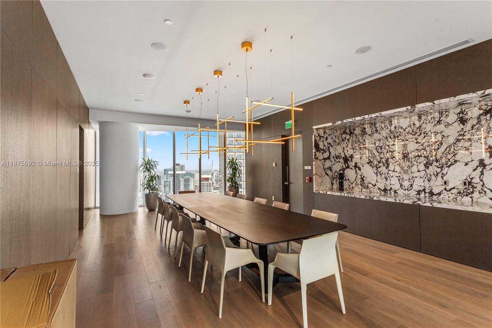 image Aston Martin Residences60