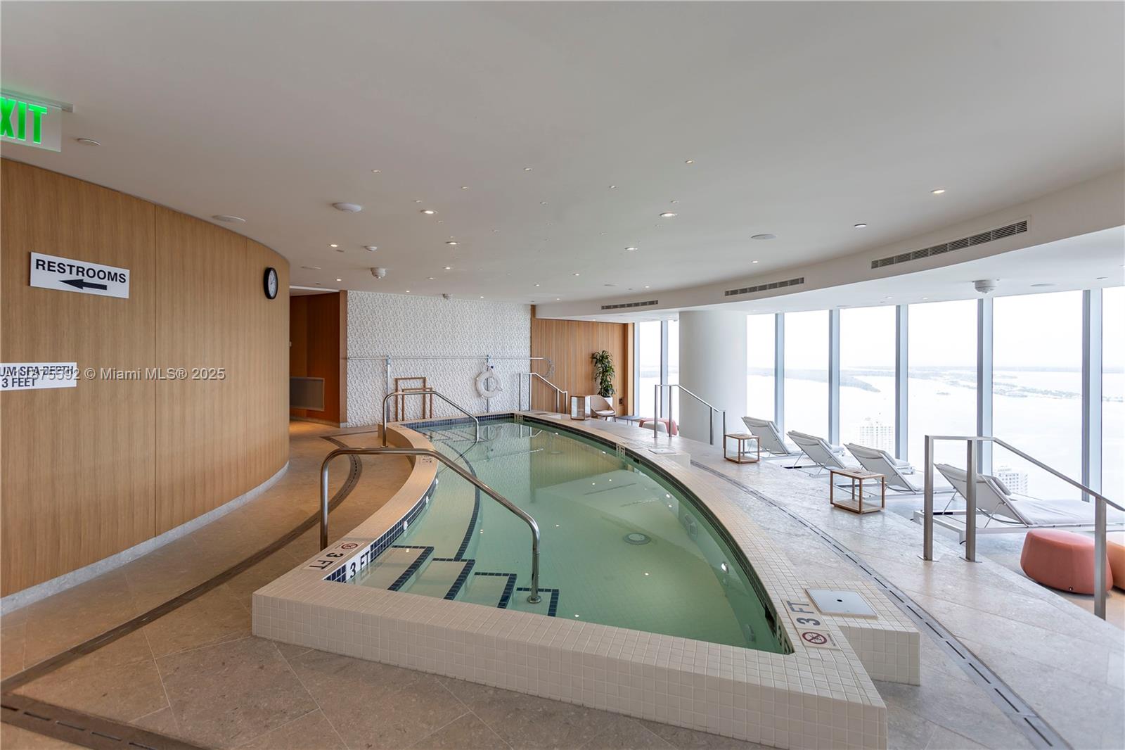 image Aston Martin Residences65