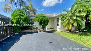 5722 NW 101st Ct