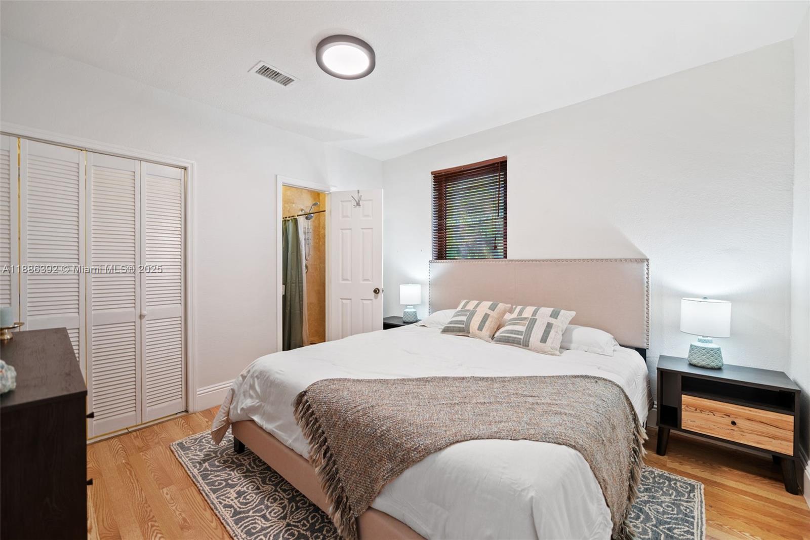 944 SW 10th Ave Miami, FL 33130