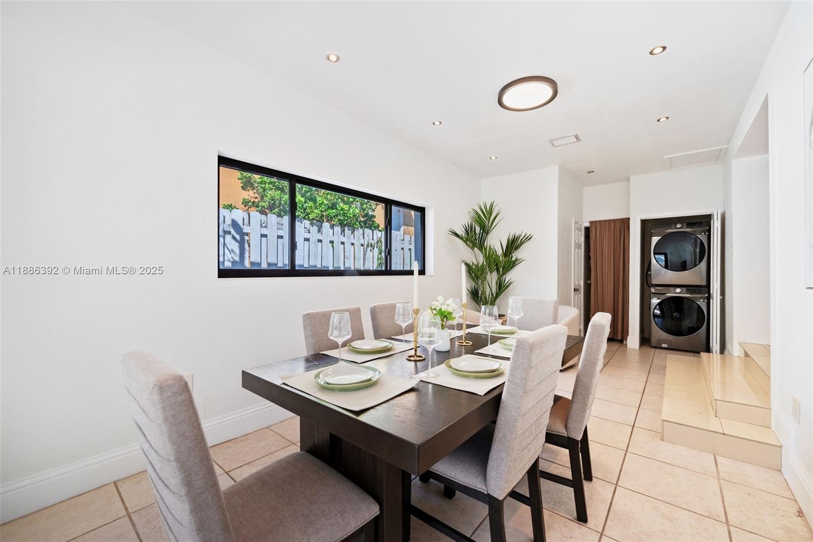 944 SW 10th Ave Miami, FL 33130