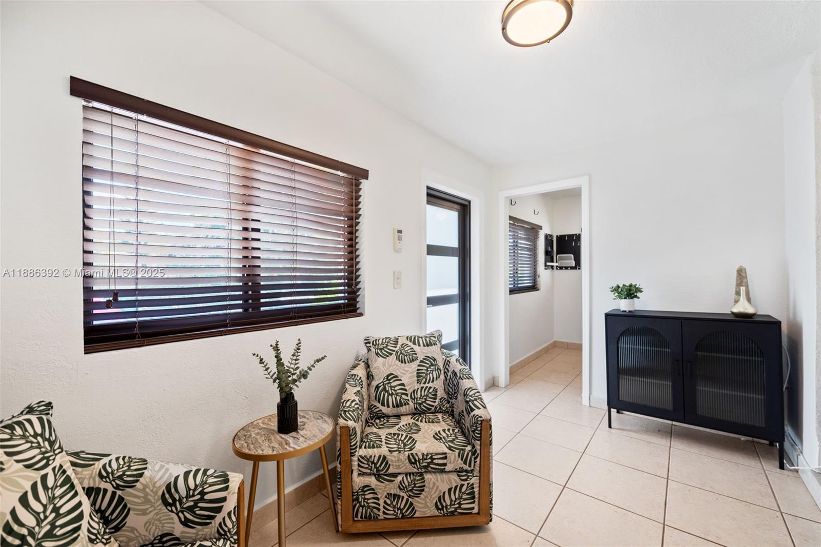 944 SW 10th Ave Miami, FL 33130