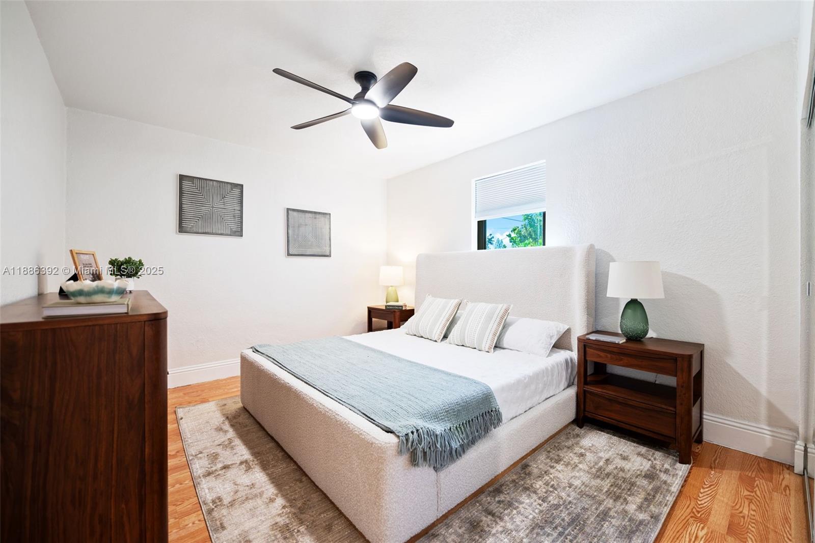 944 SW 10th Ave Miami, FL 33130