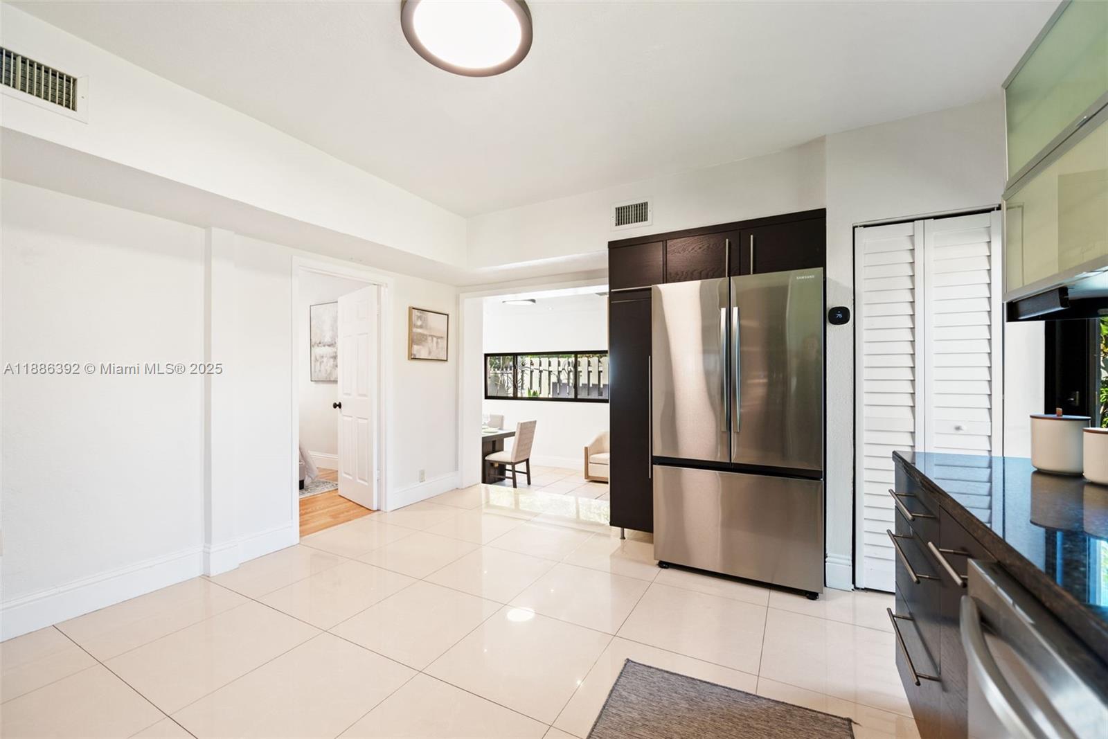 944 SW 10th Ave Miami, FL 33130