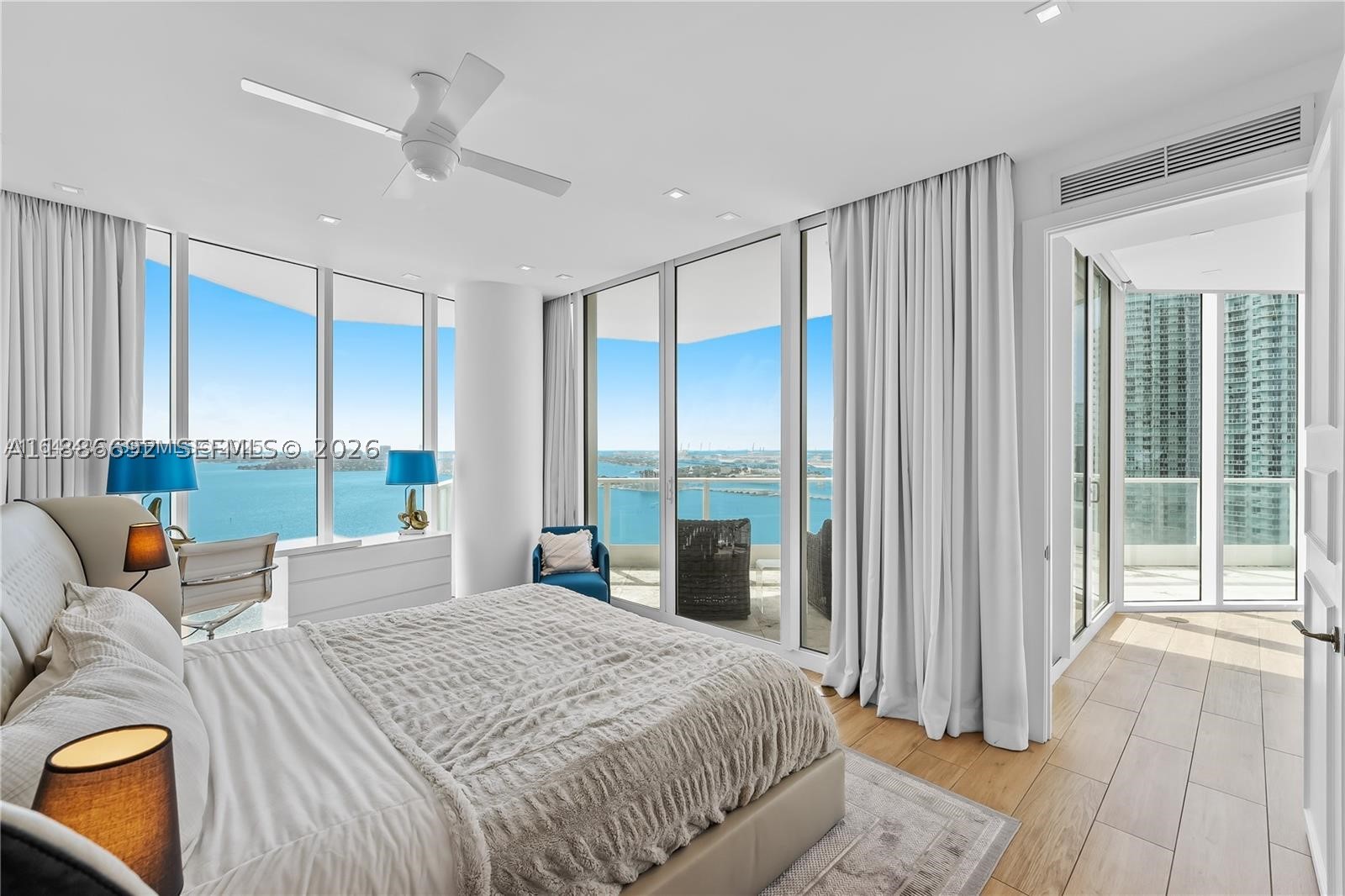 image Paramount Bay19