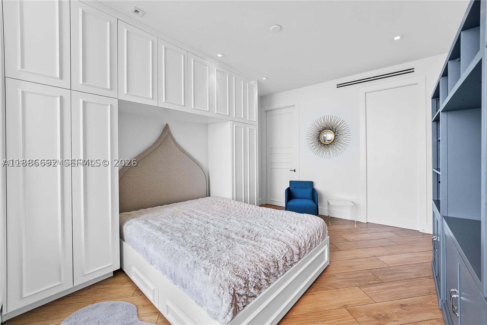 image Paramount Bay27