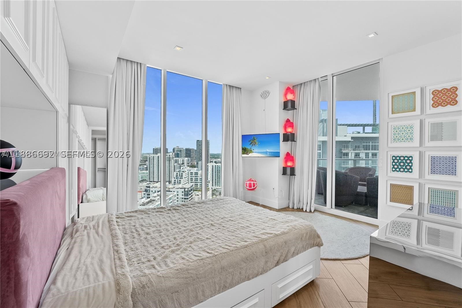 image Paramount Bay30