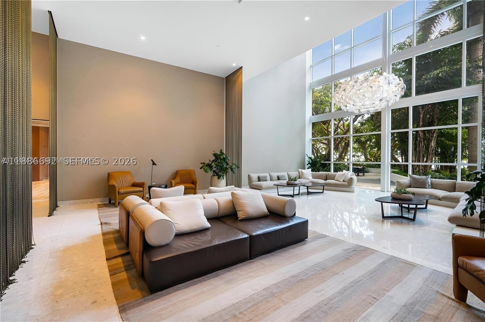image Paramount Bay41