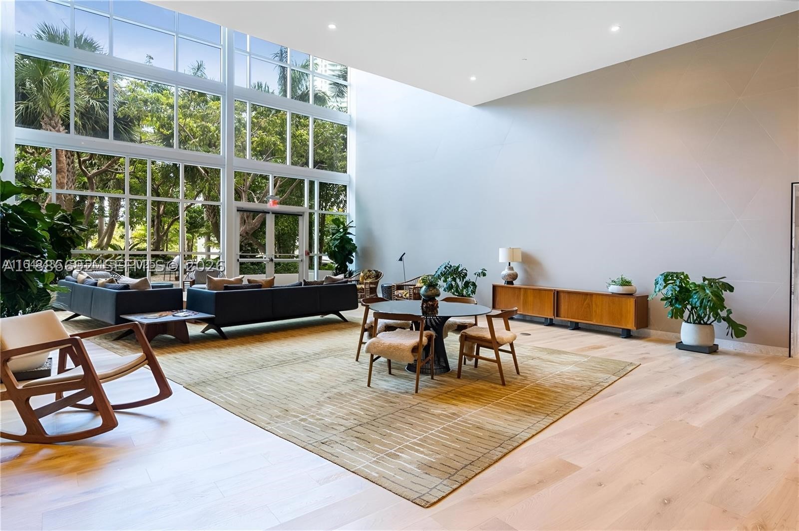 image Paramount Bay43