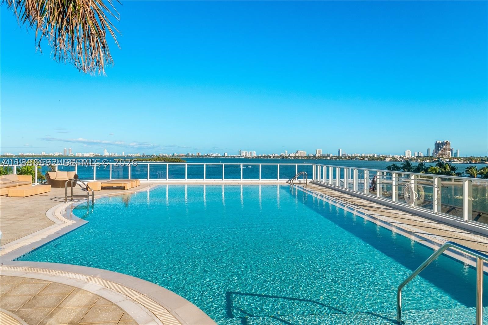 image Paramount Bay45