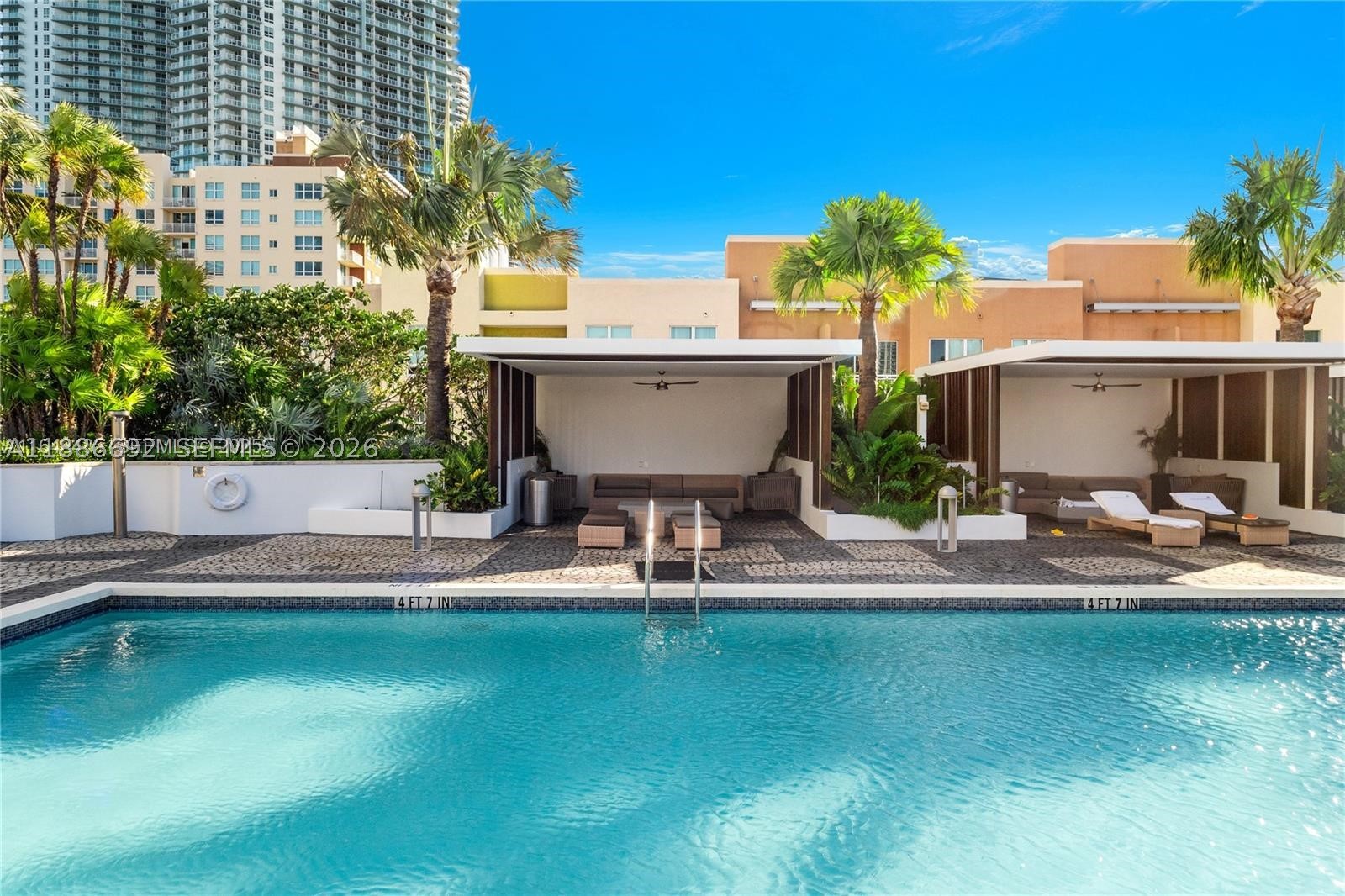 image Paramount Bay49