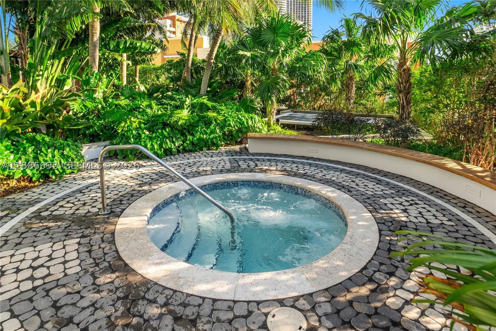 image Paramount Bay56