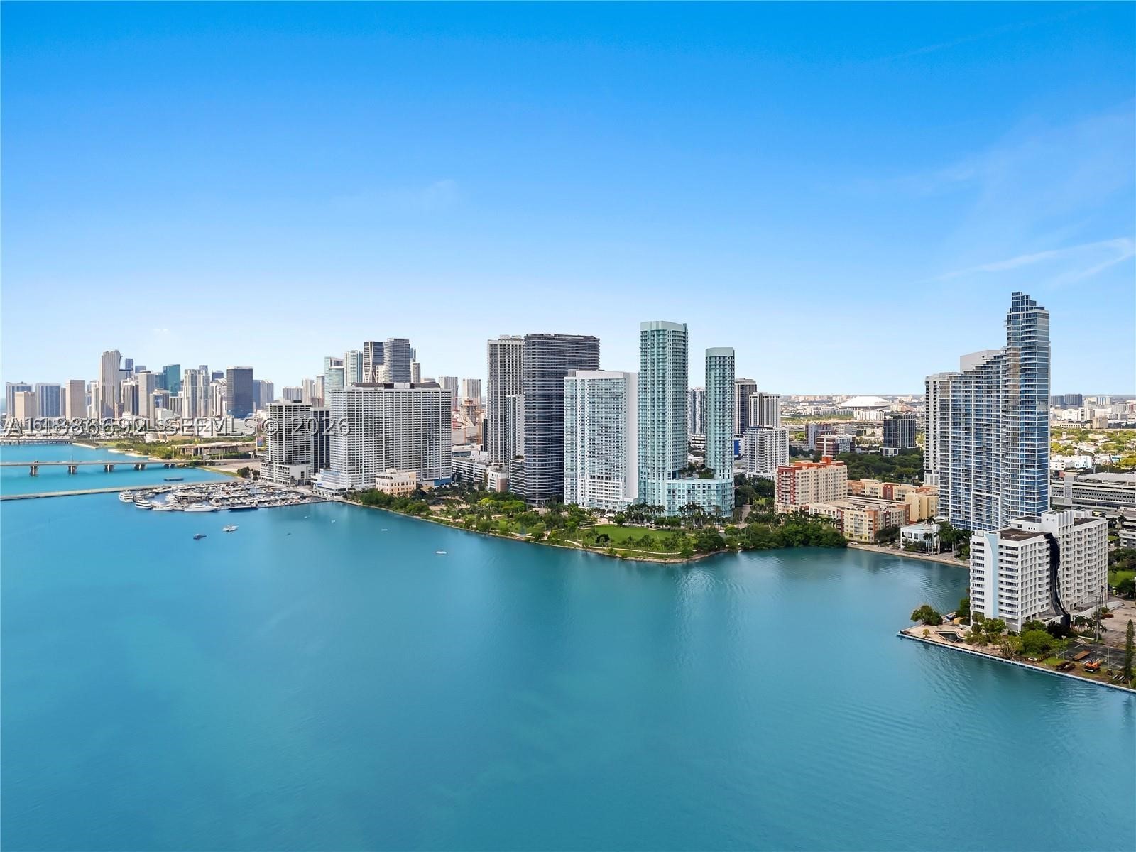 image Paramount Bay60