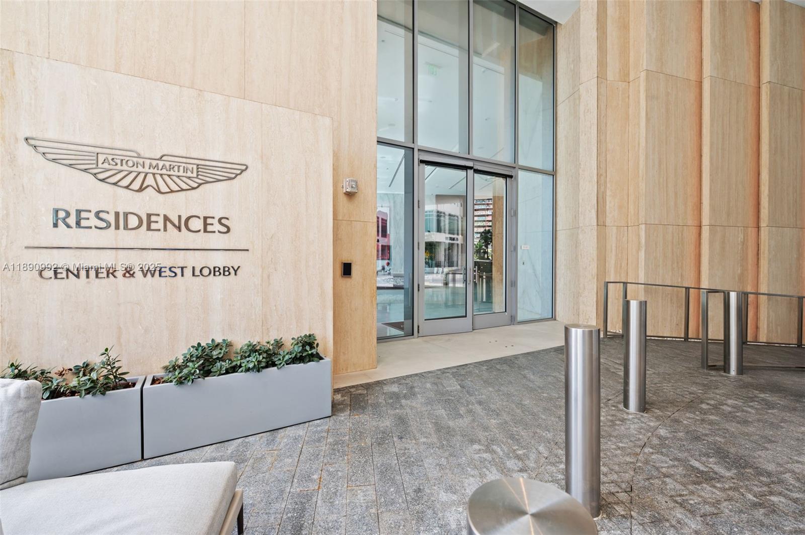 300 Biscayne Blvd Way #5207W Miami, FL 33131