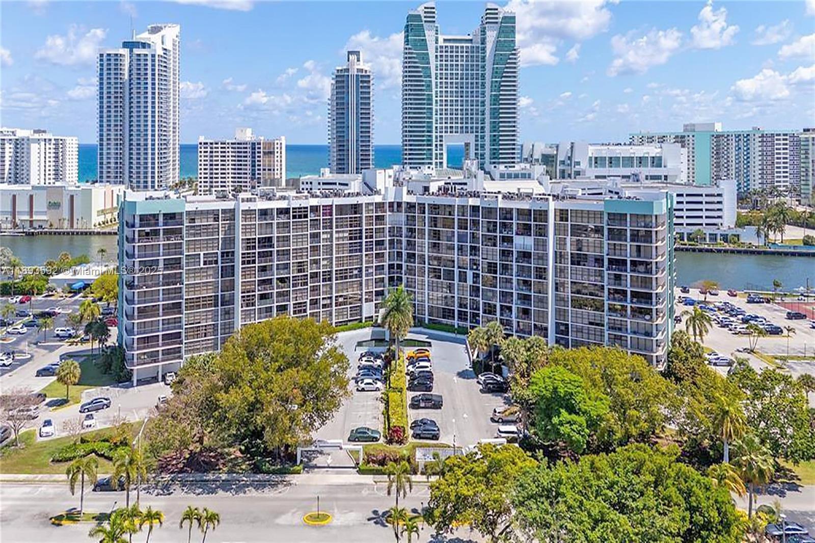 400 Leslie Dr #224
