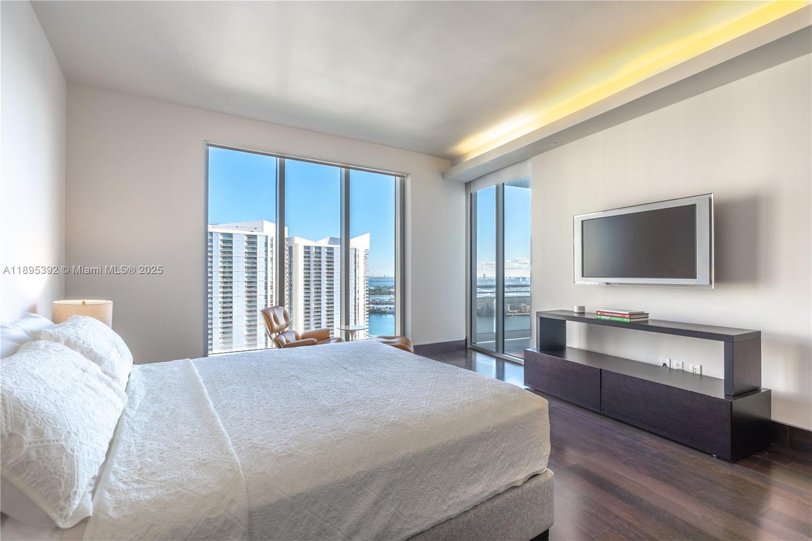 901 Brickell Key Blvd #3607 Miami, FL 33131