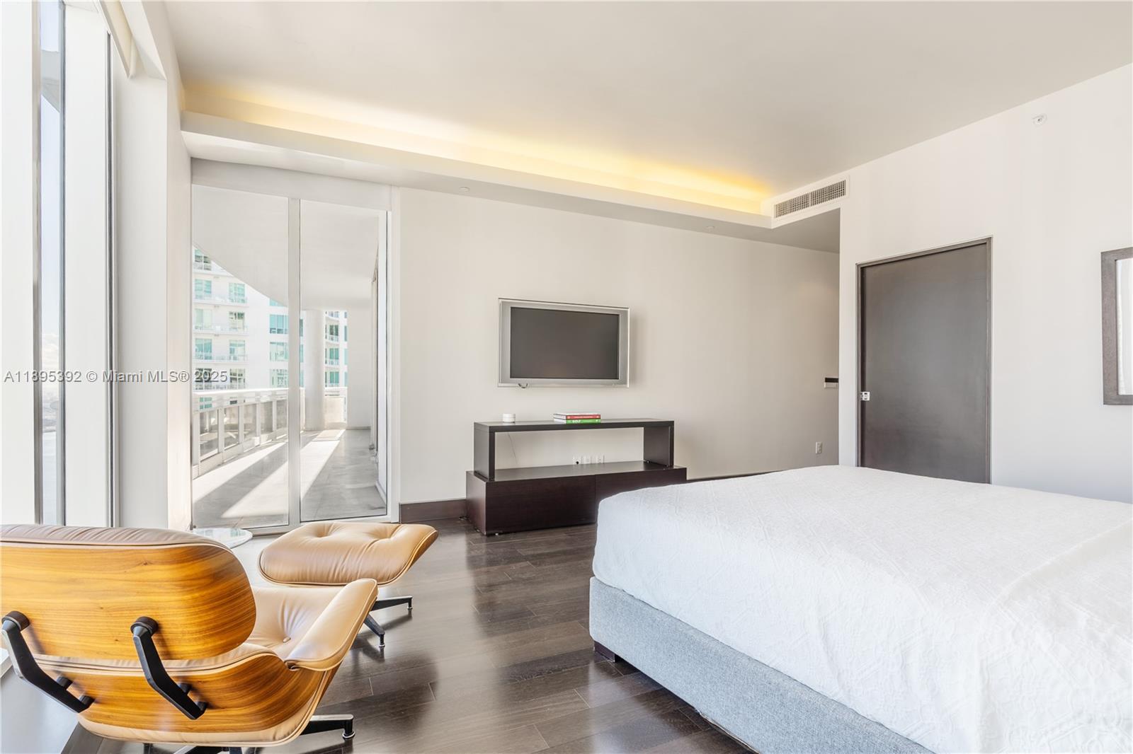 901 Brickell Key Blvd #3607 Miami, FL 33131