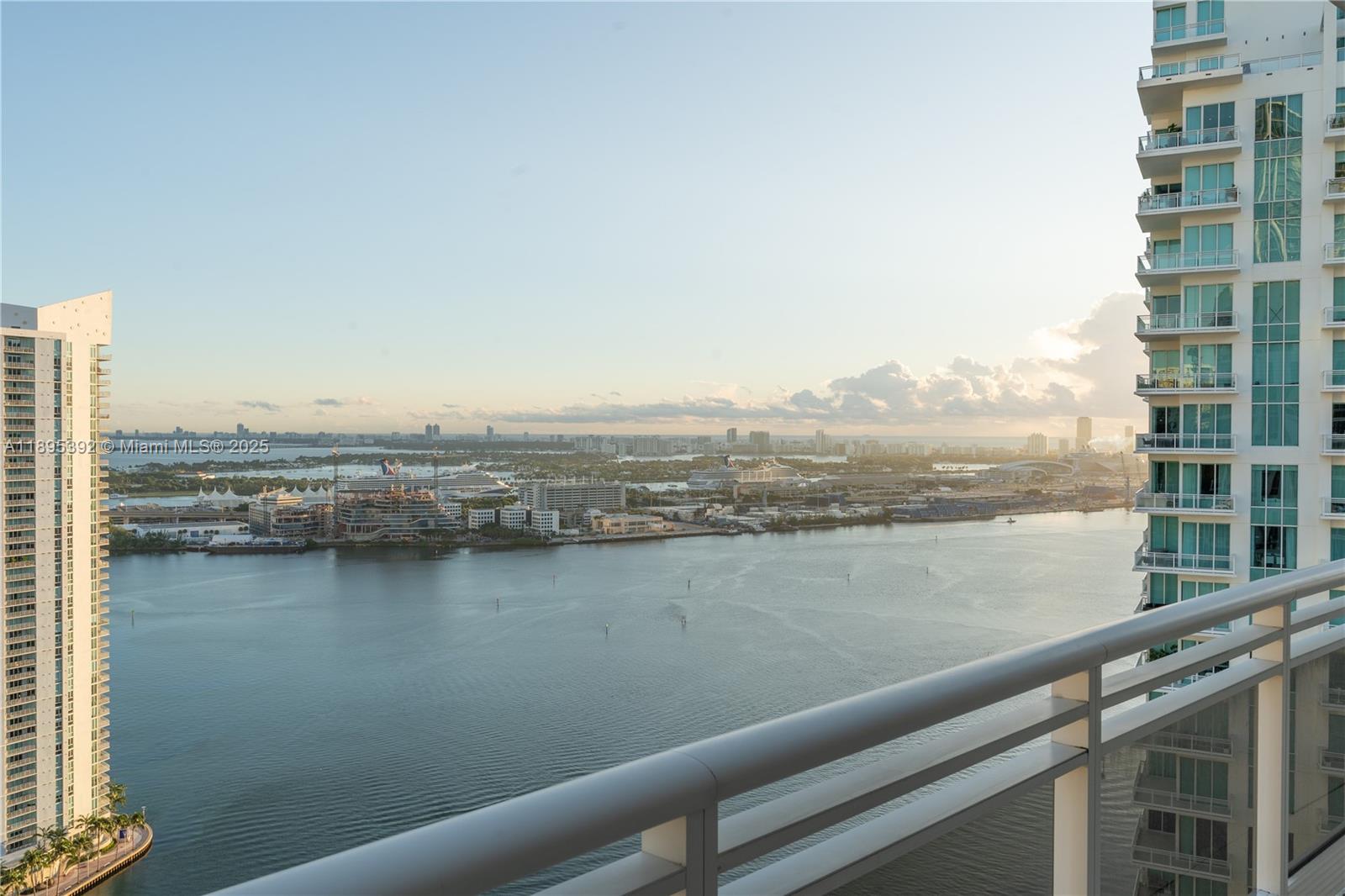 901 Brickell Key Blvd #3607 Miami, FL 33131