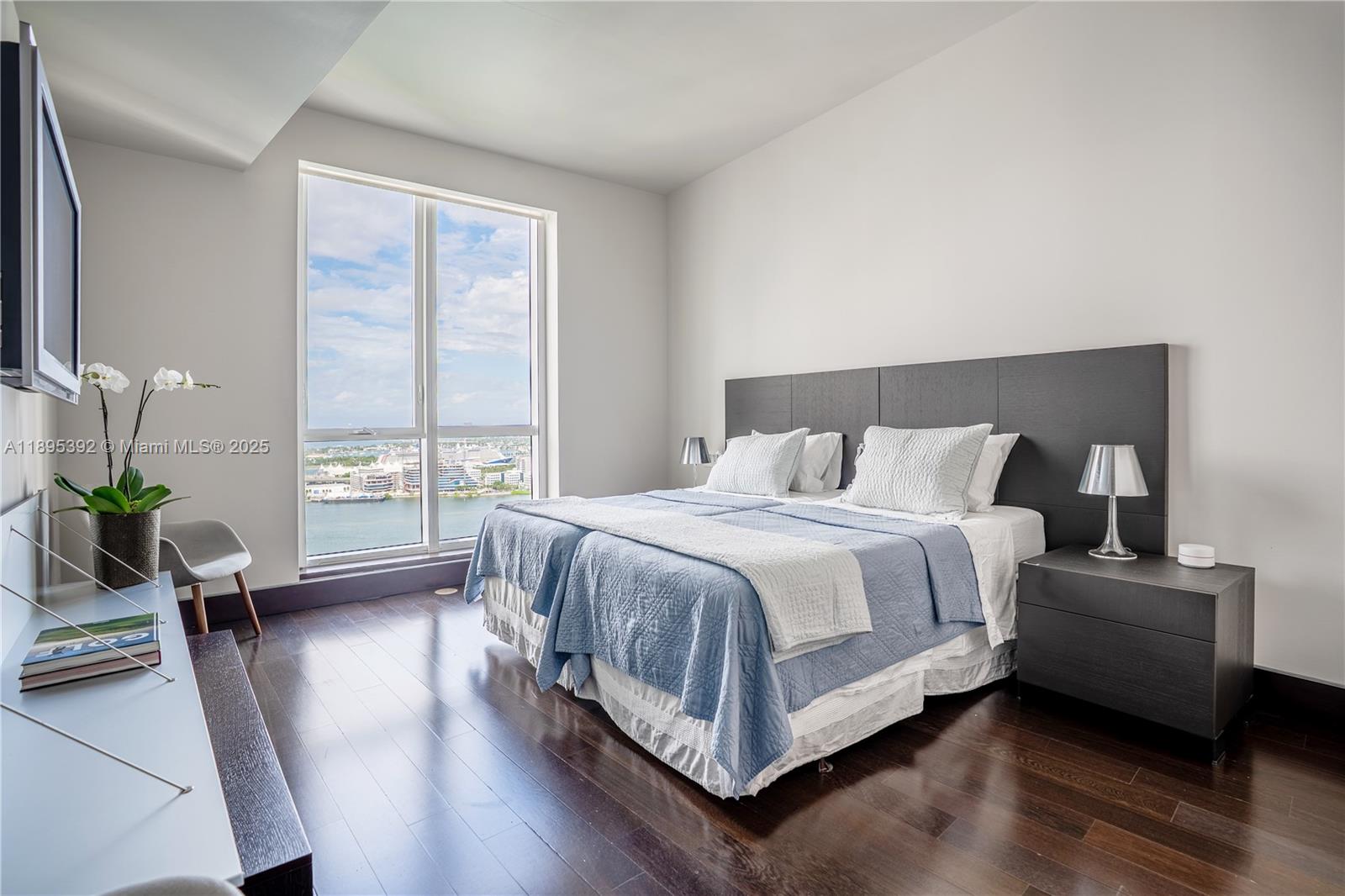 901 Brickell Key Blvd #3607 Miami, FL 33131