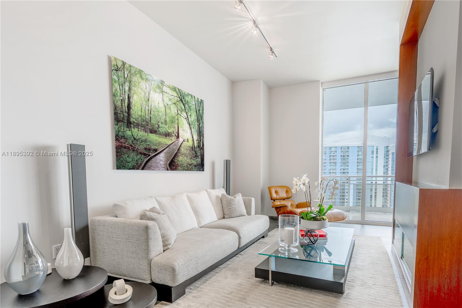 901 Brickell Key Blvd #3607 Miami, FL 33131