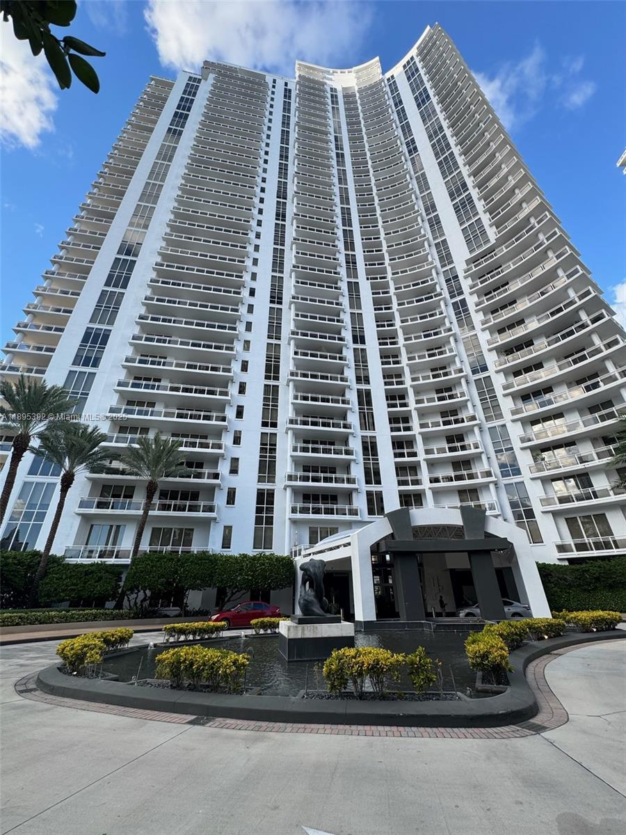 901 Brickell Key Blvd #3607 Miami, FL 33131
