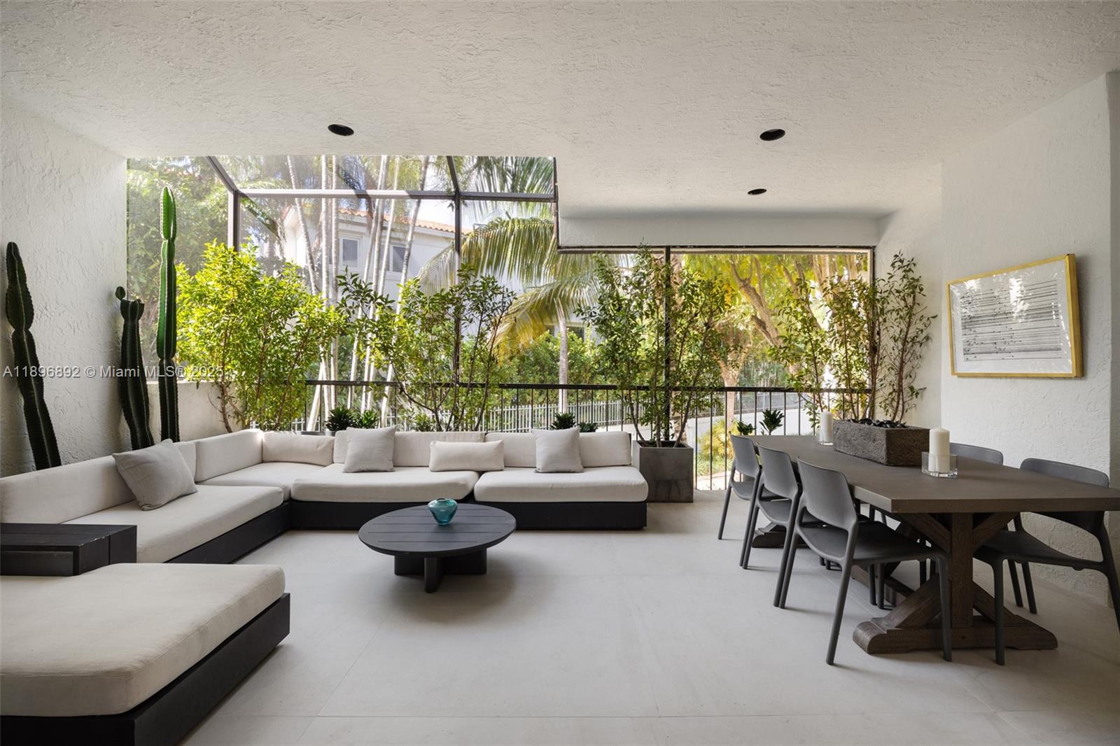 2000 S Bayshore Dr #4 Coconut Grove, FL 33133